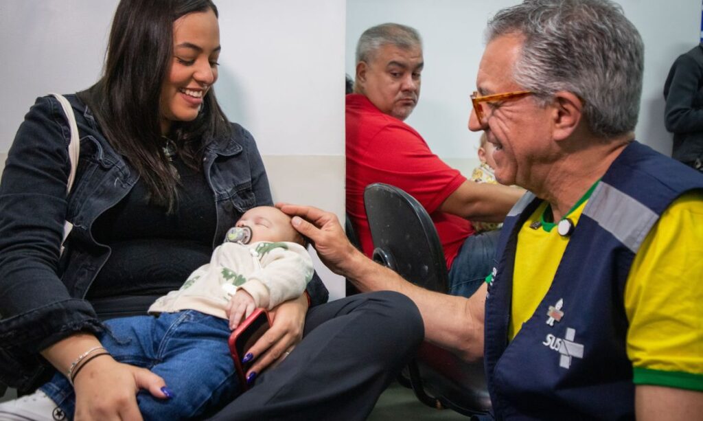 Vacina Pneumo 20: SUS amplia proteção para crianças contra doenças respiratórias graves