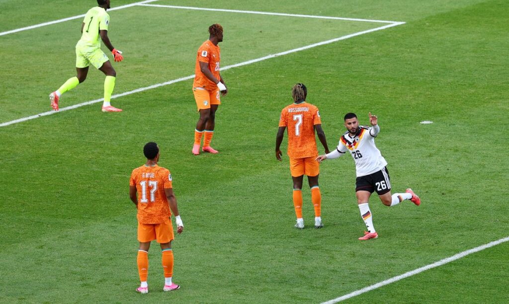 Alemanha garante vaga no mata-mata da Copa com virada sobre Costa do Marfim