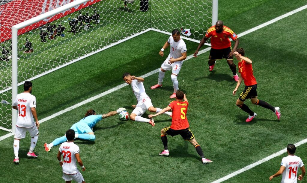Irã surpreende Bélgica na Copa 2026 com empate em Los Angeles e brilho do goleiro Beiranvand