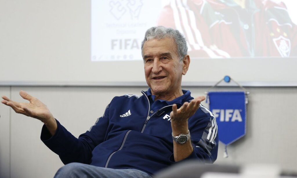 Campeão Parreira, 83, tem cirurgia pulmonar bem-sucedida no Rio