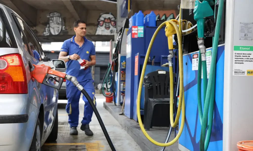 Governo libera R$ 550 milhões para subsidiar diesel e estabilizar mercado