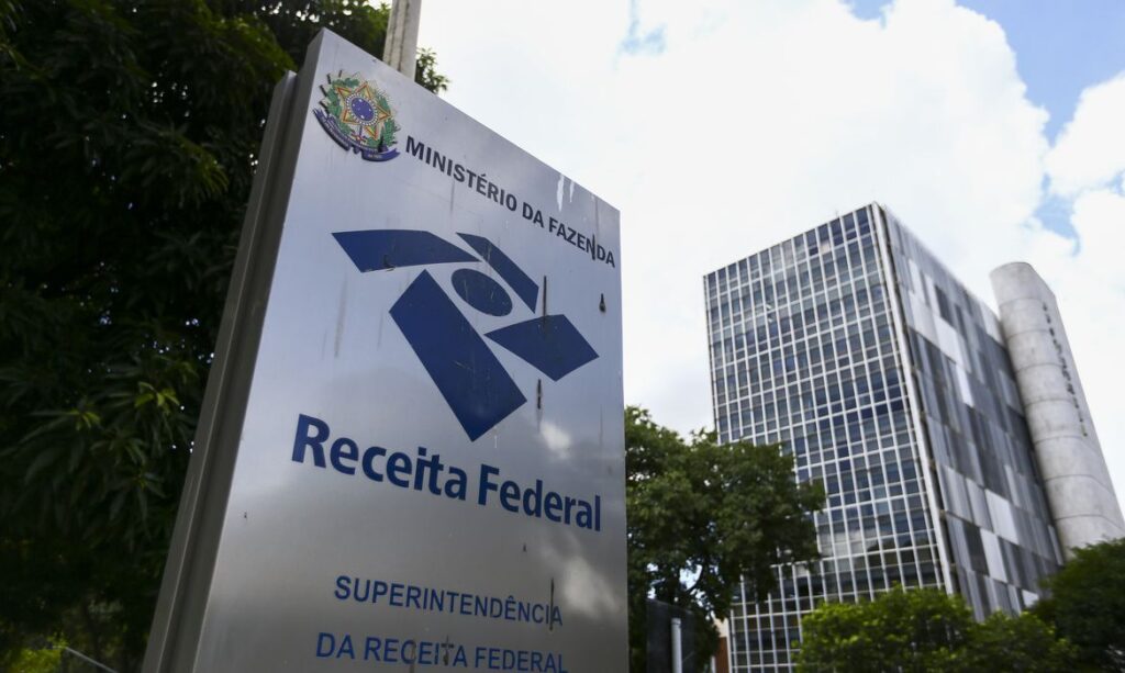Pagamento recorde: Receita Federal libera R$ 16 bilhões no maior lote de restituição do Imposto de Renda