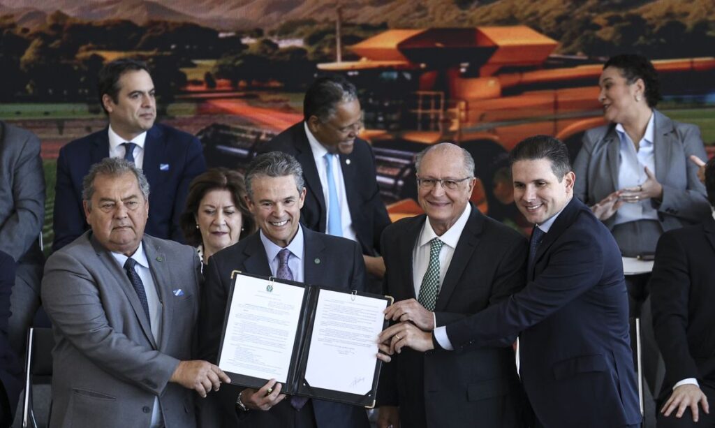 Governo federal impulsiona agronegócio com Plano Safra recorde de R$ 525,1 bilhões