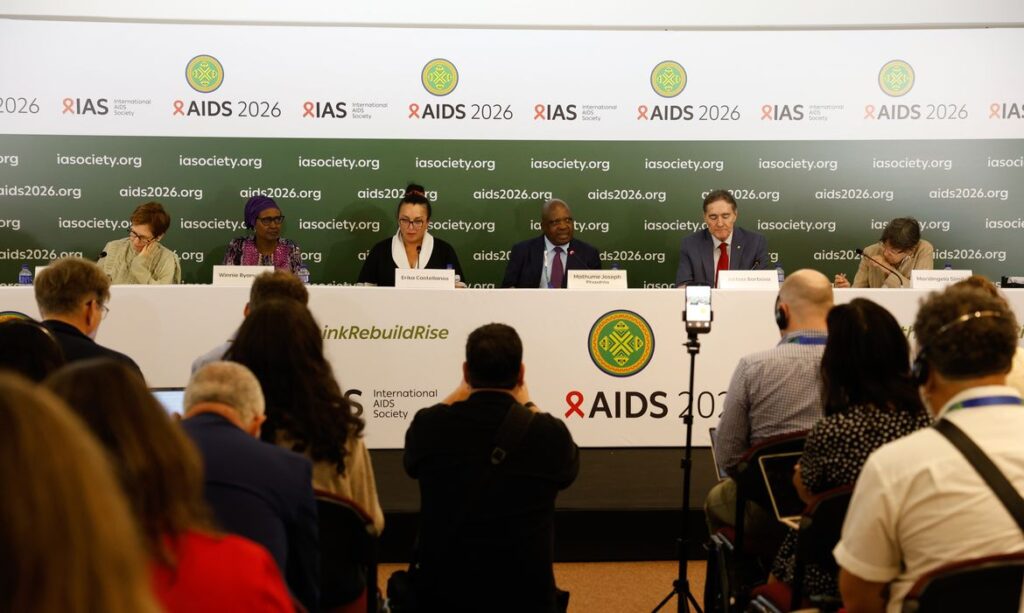 Avanços contra o HIV são ameaçados por falta de recursos globais