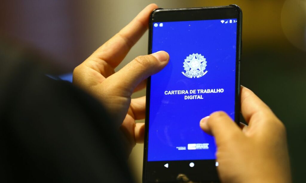 Brasil celebra menor taxa de desemprego em mais de uma década no segundo trimestre