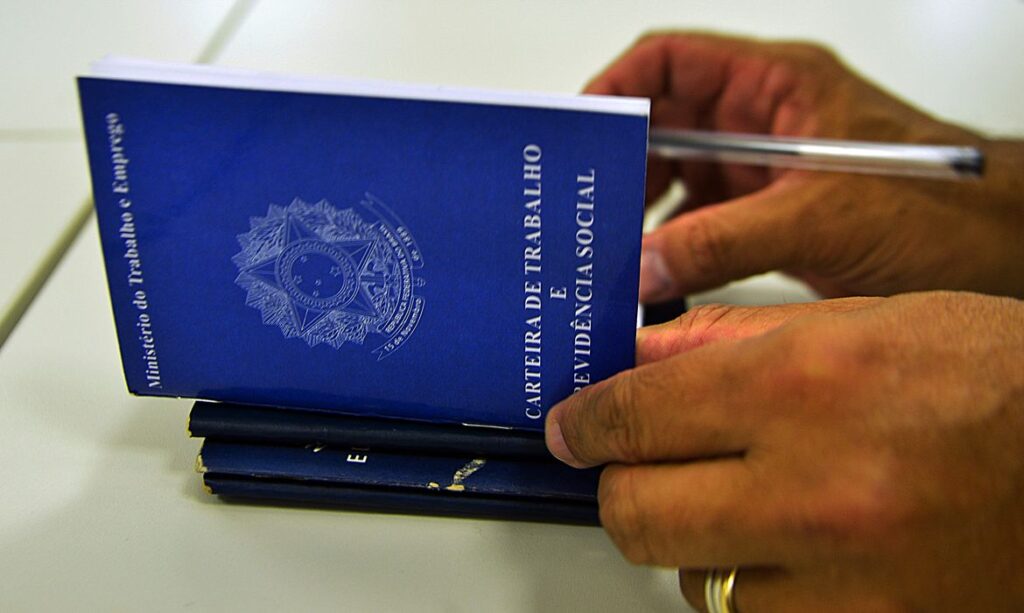 Brasil cria mais de 145 mil vagas de emprego formal em junho, aponta Caged