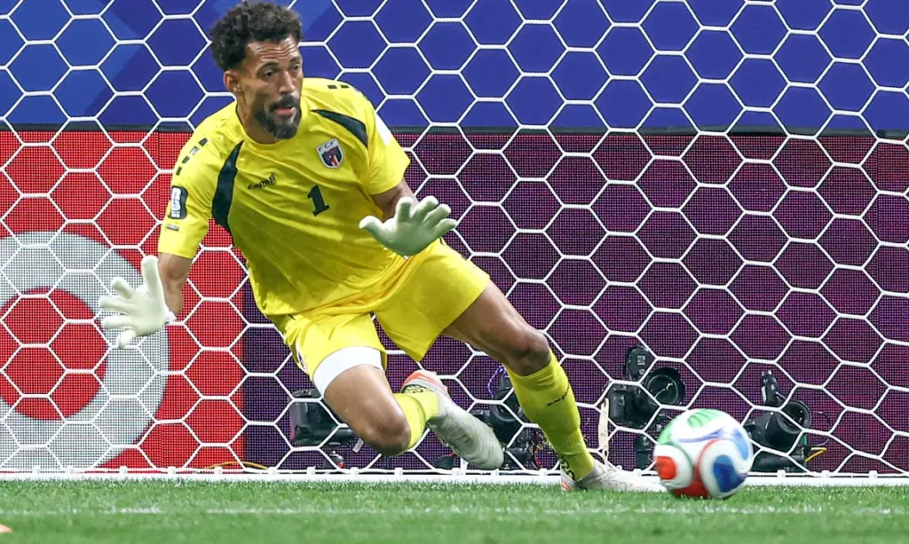 Colo Colo anuncia Vozinha, goleiro de Cabo Verde que brilhou na Copa