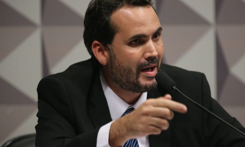 Governo não retomará subsídio de R$0,35 ao diesel mesmo com petróleo em alta