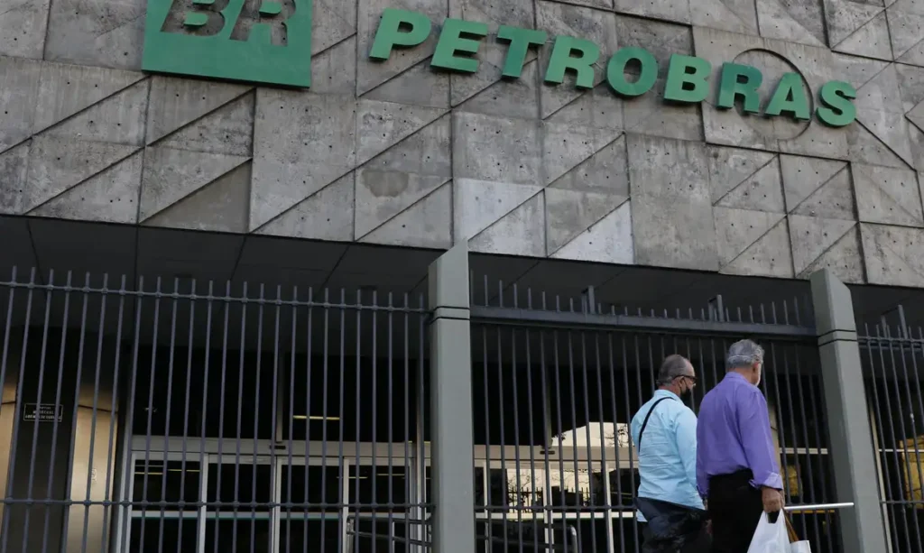 Petrobras anuncia nova redução no preço do querosene de aviação em meio a cenário global mais estável