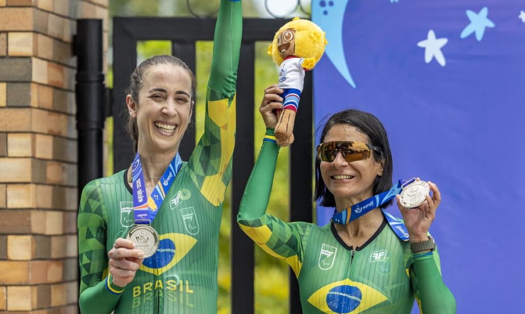 Transição vitoriosa: estrela do atletismo Jerusa Geber conquista prata no ciclismo paralímpico