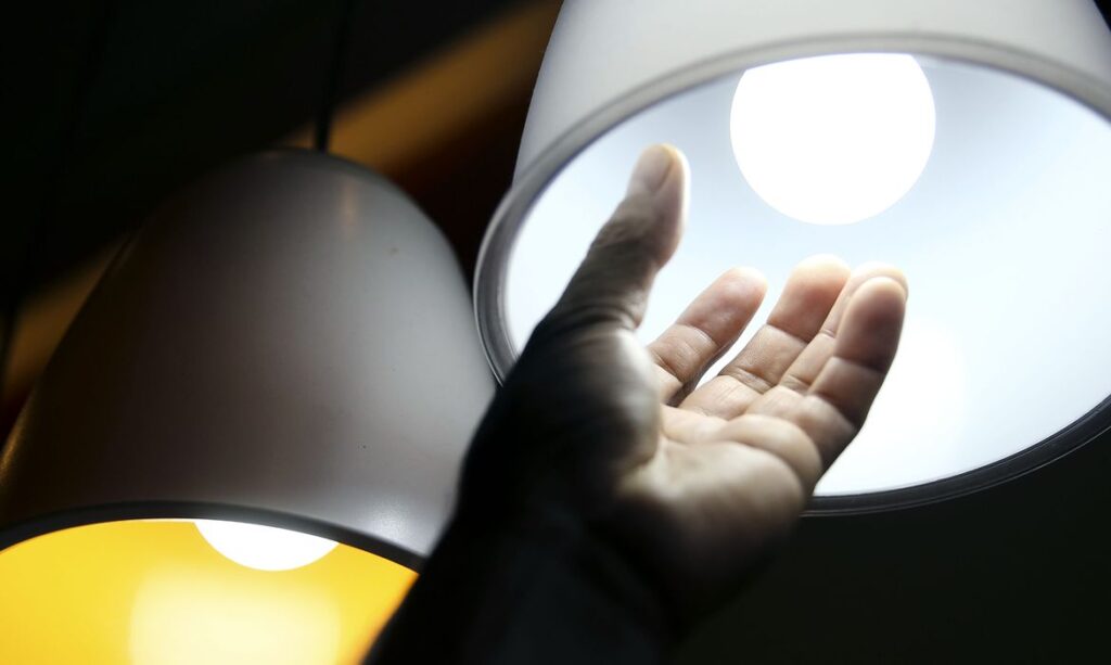 Enel reajusta luz em SP em 10,18% a partir deste sábado