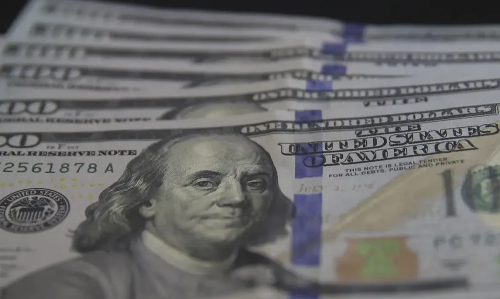 China amplia infraestrutura financeira na África e busca alternativa ao dólar americano