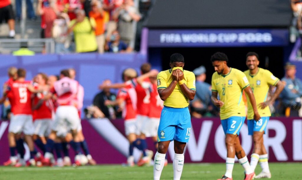 Copa de 2026: eliminação do Brasil vira manchete e gera críticas na imprensa global