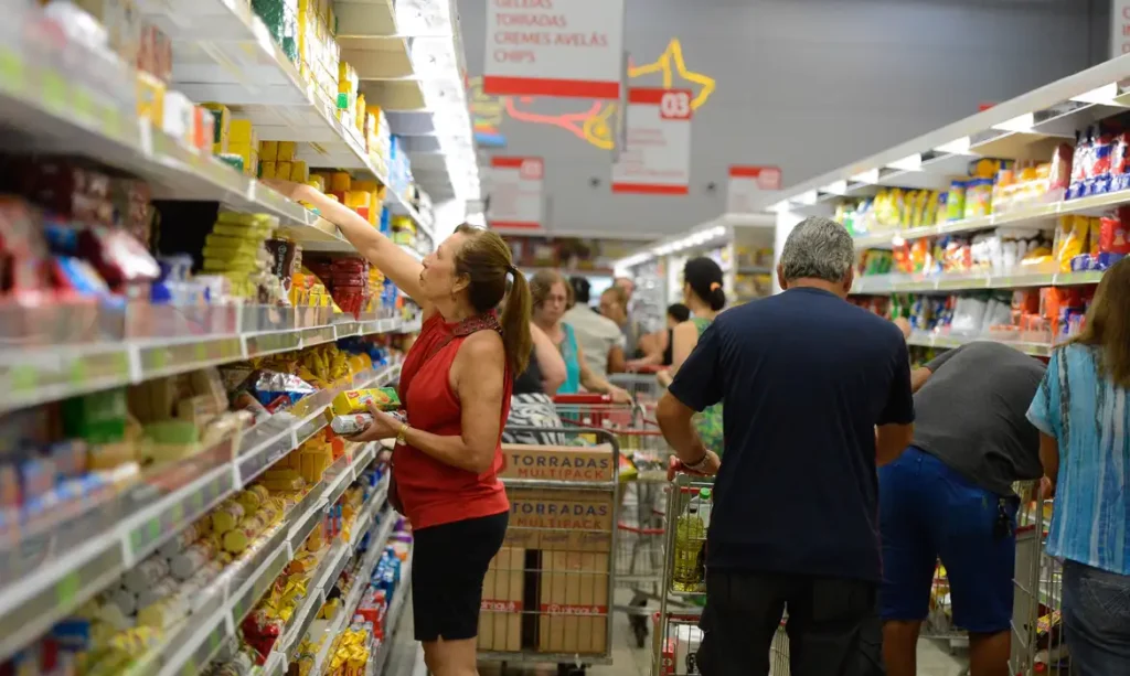 Preço da cesta básica sobe em 17 capitais e pressiona orçamento em junho