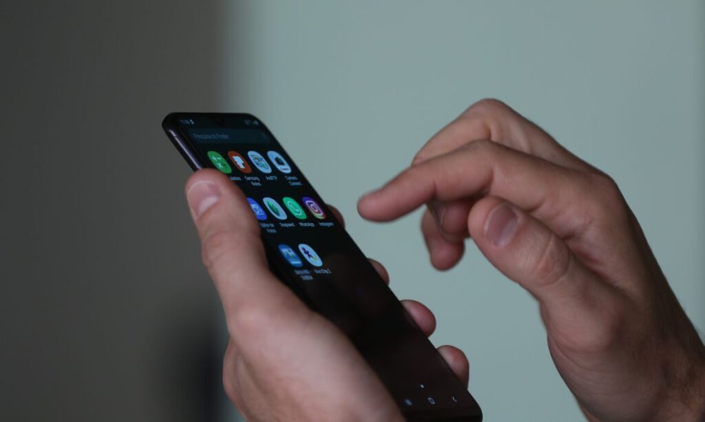 Apostas online: publicidade exigirá alertas sobre riscos de dependência
