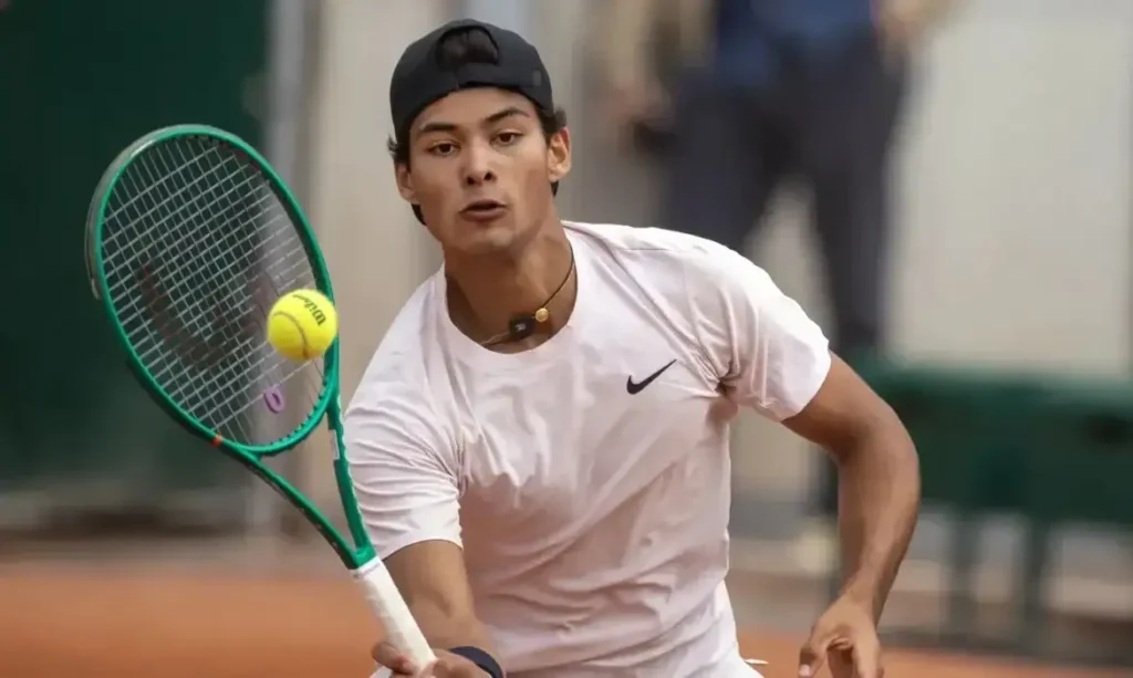 Guto Miguel celebra título em Wimbledon Juvenil e marca sábado histórico para o tênis brasileiro