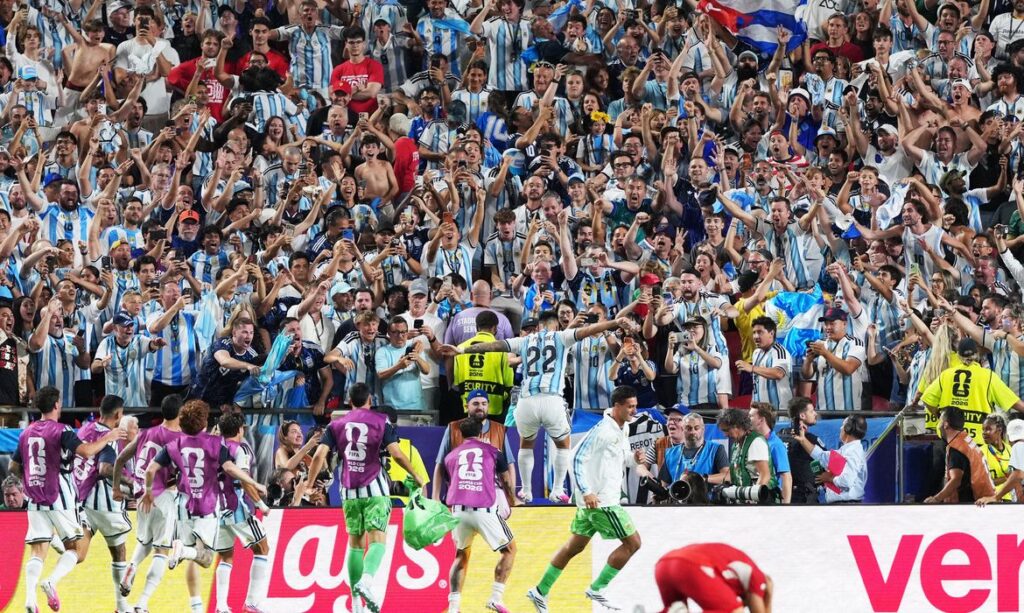 Com vitória suada sobre a Suíça, Argentina garante vaga na semifinal da Copa e reedita clássico contra a Inglaterra