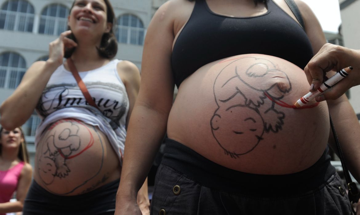 Cesariana no Brasil: fatores sociais e estruturais impulsionam a alta taxa de nascimentos cirúrgicos