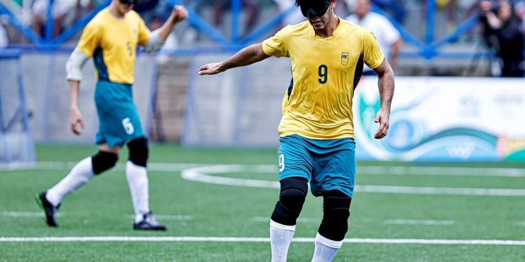 Brasil e Argentina disputam o ouro no futebol de cegos dos Jogos Parasul-americanos.
