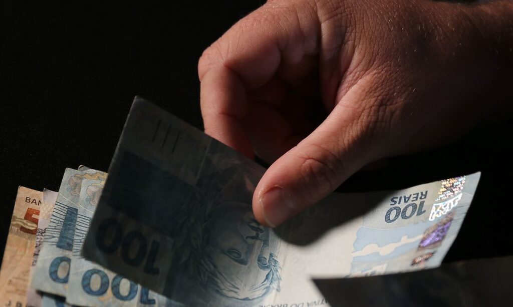 Abono salarial de PIS/Pasep libera R$ 5,4 bilhões para nascidos em setembro e outubro