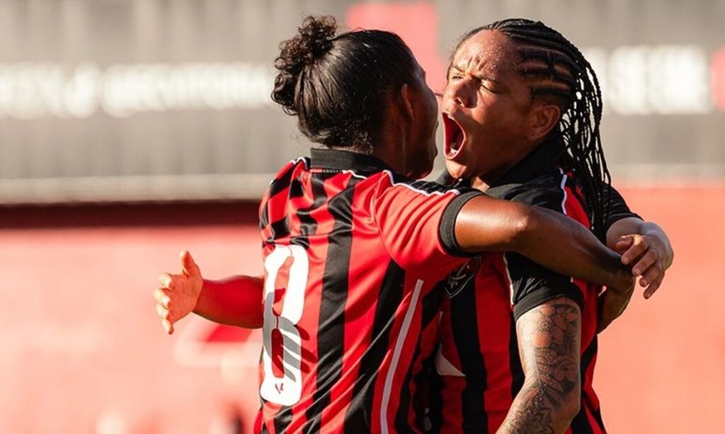 Vitória supera Botafogo e escapa da lanterna no retorno do Brasileiro Feminino
