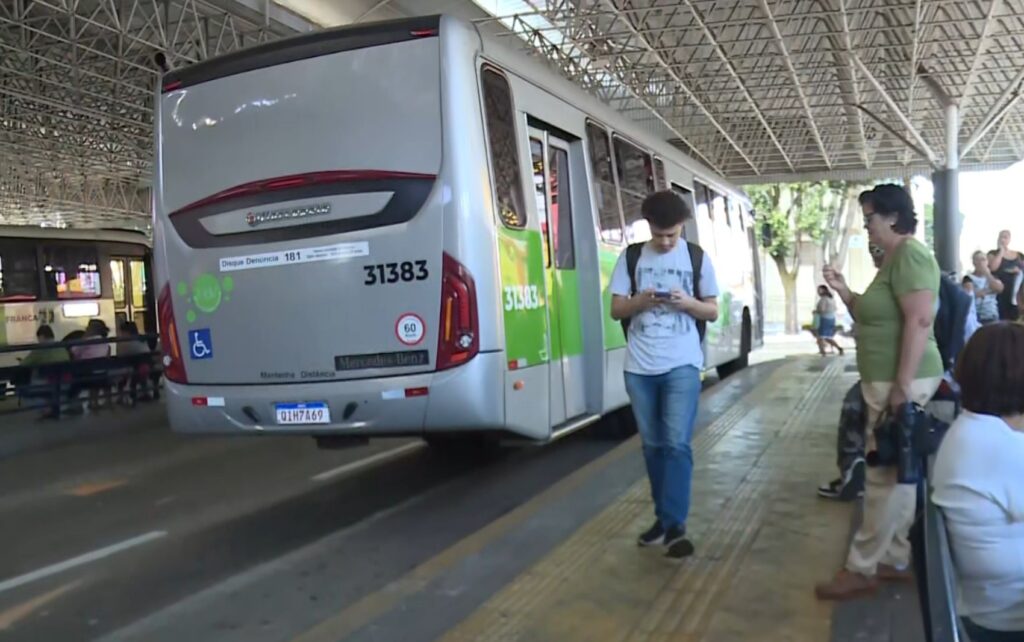 Reclamações levam Franca a estender prazo de troca de cartão até 17 de agosto