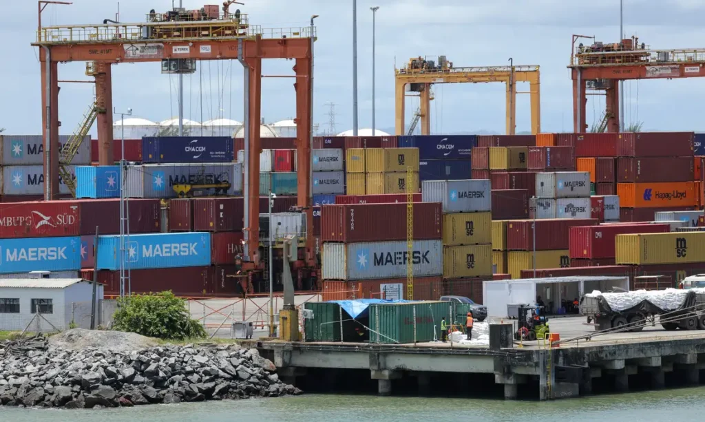 Novas tarifas dos Estados Unidos afetam bilhões em exportações do Brasil