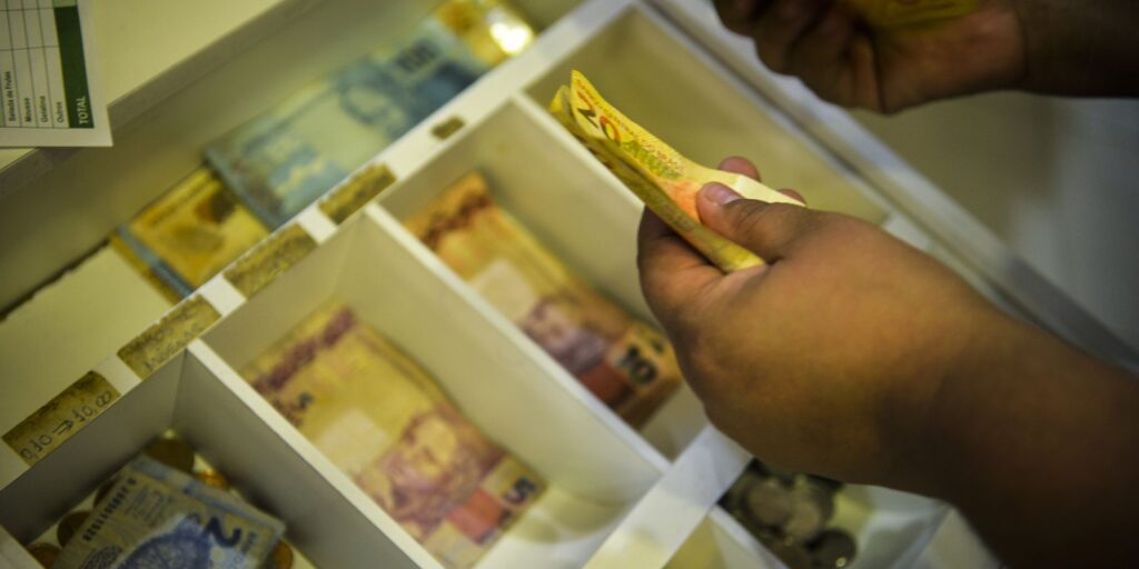 Abono salarial: último lote de 2026 é liberado para nascidos em novembro e dezembro