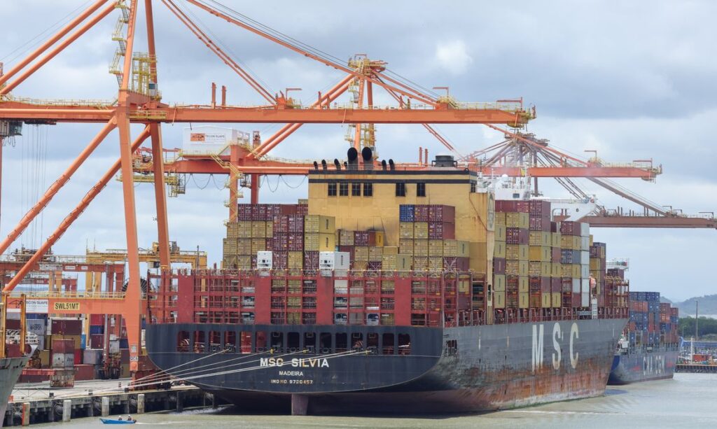 Comércio exterior do Brasil registra superávit de US$ 7 bilhões em julho