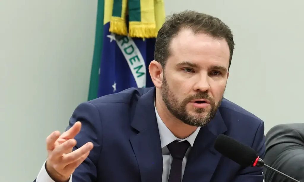 Durigan: dívida pública brasileira cresce por juros, não por despesas