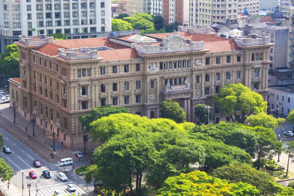 Ex-desembargador tem aposentadoria cassada e é condenado a pagar R$ 9 milhões por enriquecimento ilícito