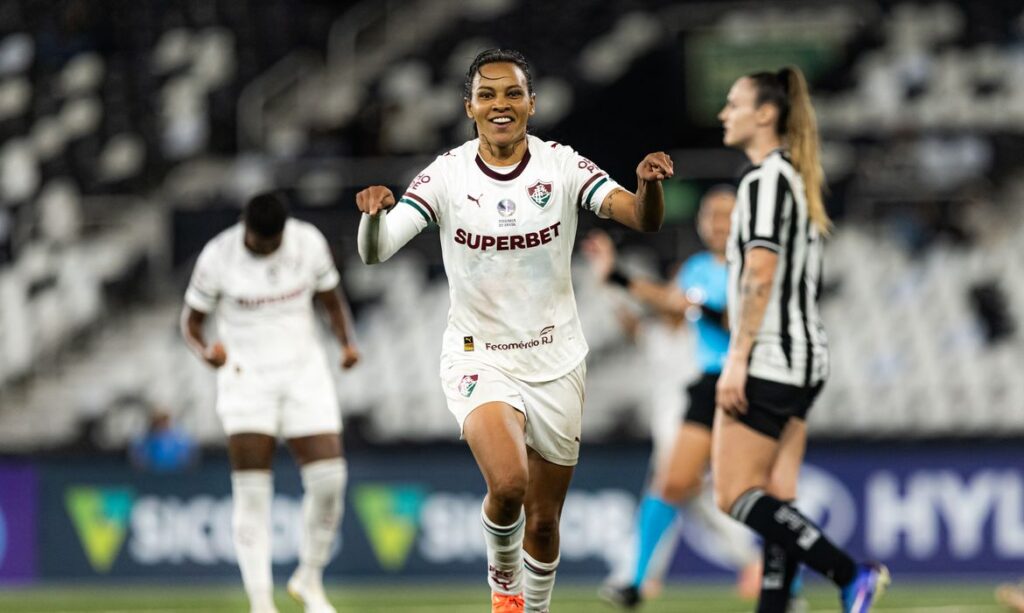 Fluminense vence Botafogo em clássico e acirra disputa no Brasileirão Feminino