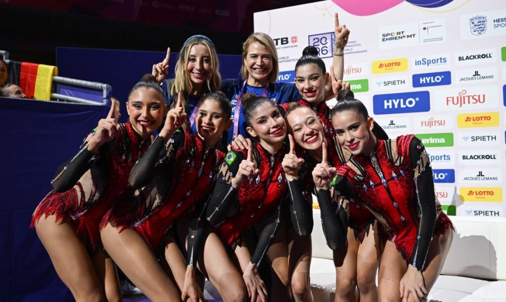 Ginástica rítmica do Brasil conquista dois ouros inéditos em Mundial na Alemanha