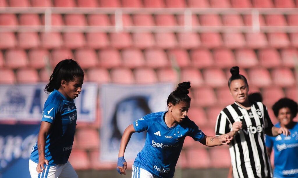 Goleada celeste: Cruzeiro domina Botafogo e Marília brilha no Brasileirão Feminino