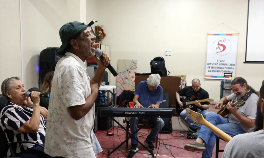 Harmonia Enlouquece celebra 25 anos e lança quinto álbum no Rio de Janeiro