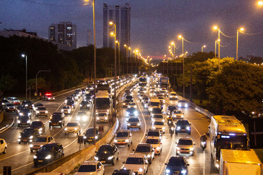 Justiça ordena que Prefeitura de São Paulo retome licitação da iluminação pública em 15 dias