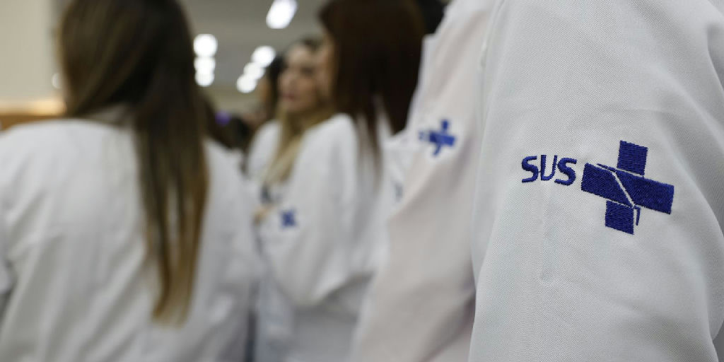 Ministério da Saúde assegura permanência de 676 médicos especialistas no SUS