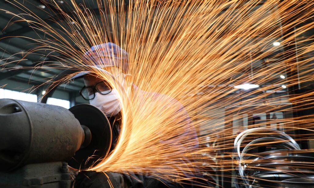 Produção industrial brasileira recua 1,8% em junho e apaga ganhos iniciais do ano