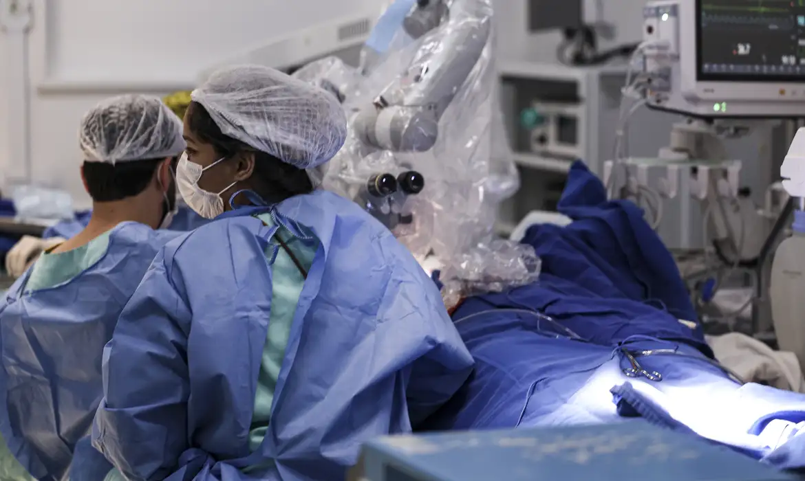 Rio de Janeiro é epicentro de quase um terço da medicina ilegal do país