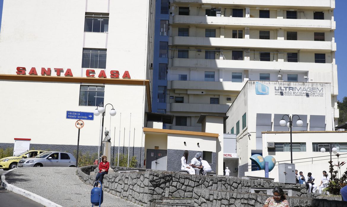 Sancionada lei que amplia acesso a recursos do FGTS para santas casas e hospitais do SUS