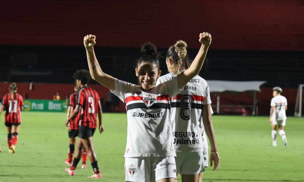 São Paulo lidera Brasileirão Feminino após triunfo por 3 a 1 contra o Vitória