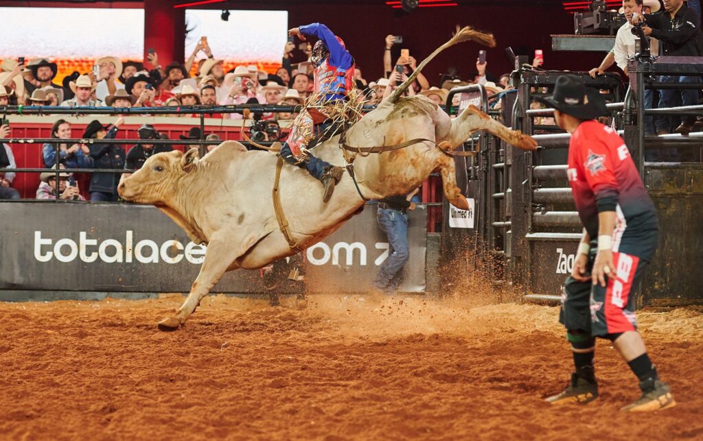 Velasco é campeão nacional PBR Brasil 2026 em Barretos; Gabriel Henrique vence a etapa