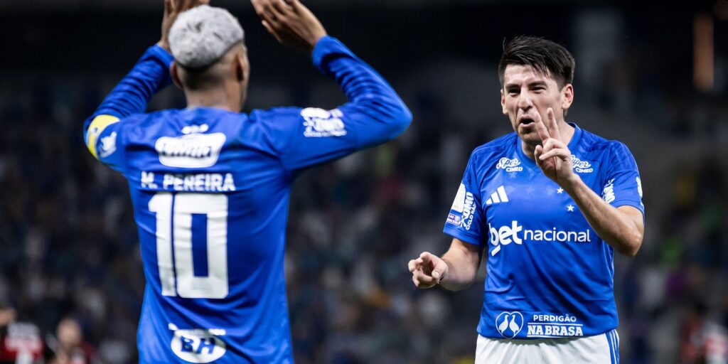 Vitória de virada do Cruzeiro sobre o Flamengo movimenta Brasileirão e favorece Palmeiras