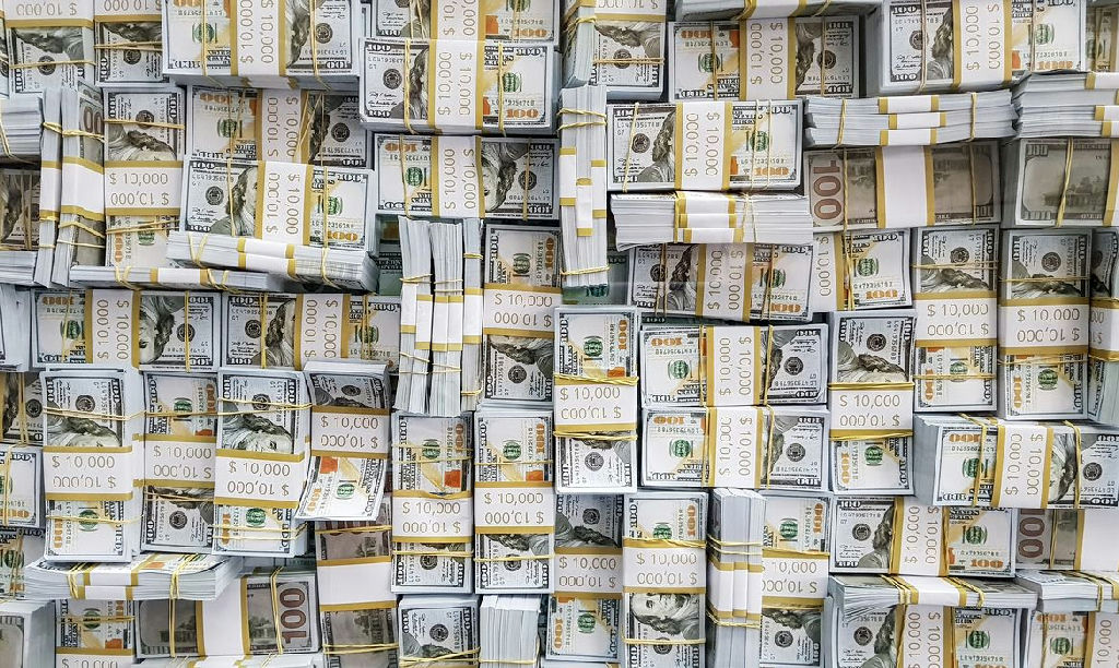 Dólar se aproxima de R$ 5,20 em dia de pessimismo global e queda na bolsa