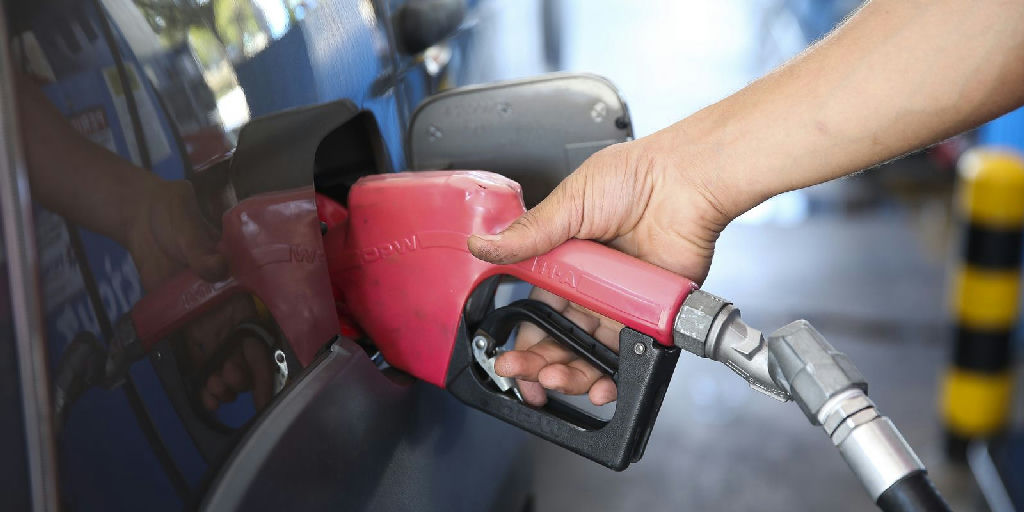 Governo assegura subsídio de R$ 2,12 por litro para o diesel