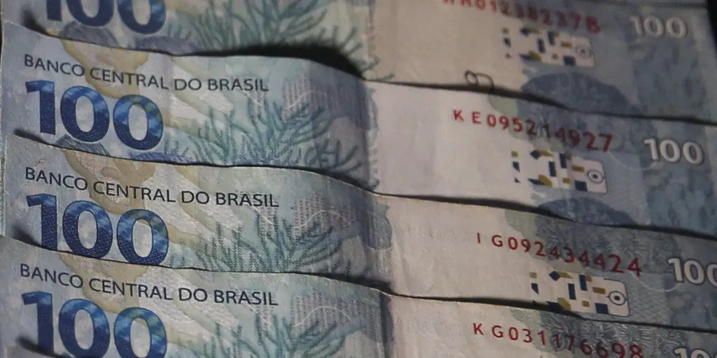Indústria e trabalho criticam corte 'tímido' da Selic, agora em 13,75% ao ano