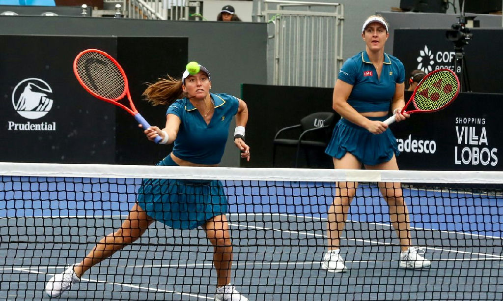 Luisa Stefani avança às semifinais do SP Open, enquanto jovens brasileiras se destacam