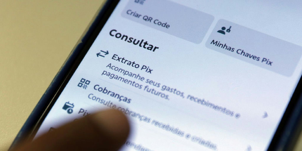 Volume de transações com PIX registra queda após restrição a apostas esportivas