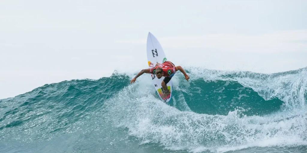 WSL retira etapa de Abu Dhabi do calendário mundial de surfe 2026