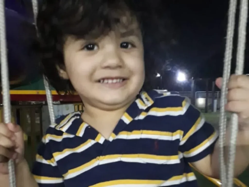 Brasileira relata esgotamento e busca por filho levado ao egito